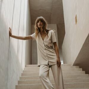 Zara Buttoned Ribbed V-neck Short Sleeve Top in Sand